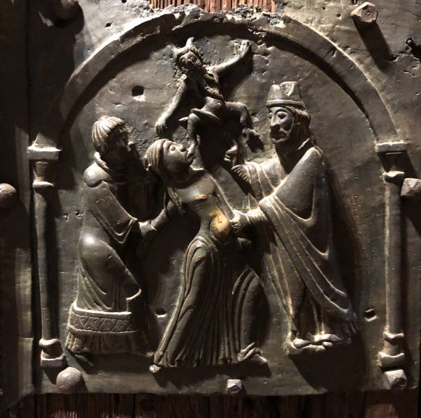 Bronzerelief an der Tür von San Zeno Maggiore: Darstellung einer Teufelsaustreibung (12. Jh.)