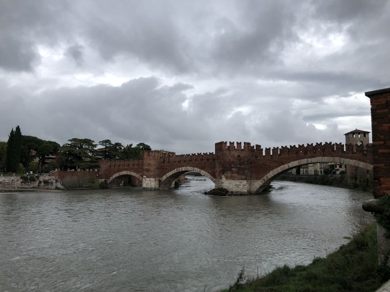Die "Ponte Pietra", entstanden um 100 vor Chr.